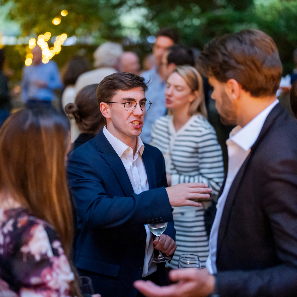 Young Readers Garden Drinks Party, Thursday 3 September, 6.30-9.30pm, 22 Old Queen St.